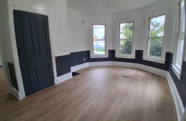 Updated 4 Bed 1.5 Bath Home FOR RENT in Bridgeton $2200 Gallery 4