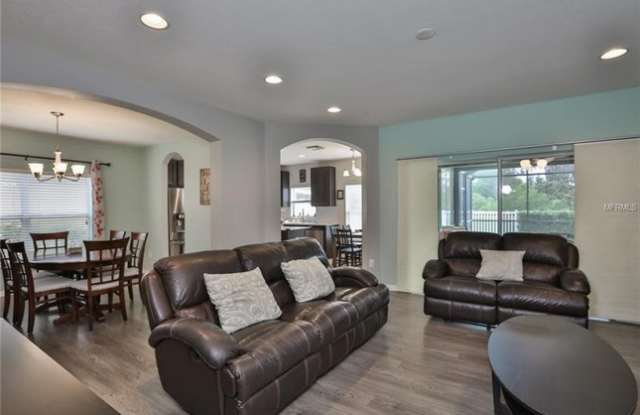 12512 Belcroft Dr Gallery 4