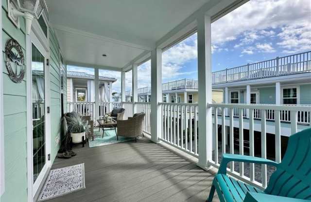 352 NE Starboard Drive Gallery 2