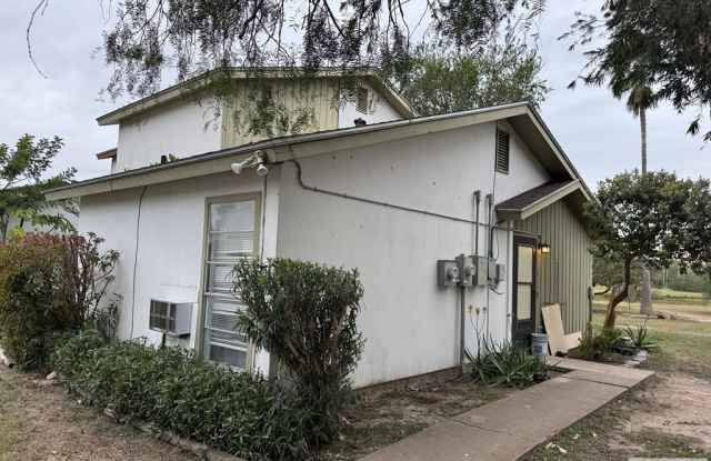 802-4 CONTINENTAL DR. photos photos