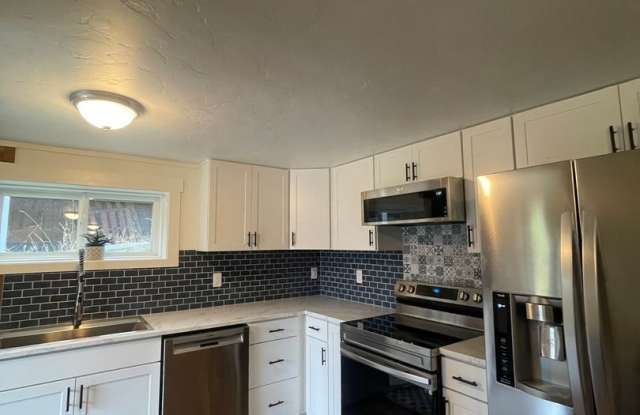 Long Term Remodeled 2 Bedroom, 1 Bathroom photos photos