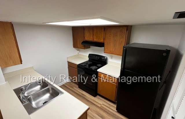 Cozy 2 bed / 2 bath townhome in the heart of Jacksonville Gallery 4
