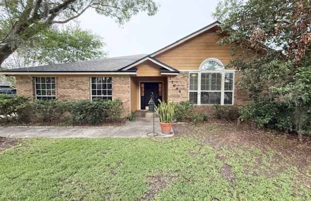 Charming 3-bedroom, 2-bathroom home for rent in the heart of Mandarin photos photos