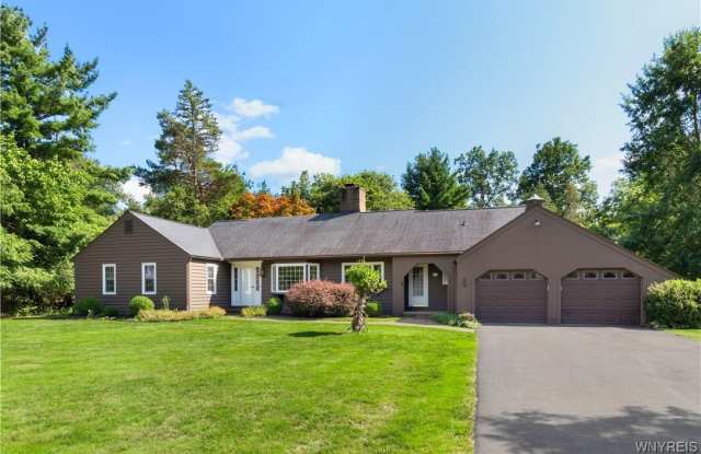 138 Stonehenge Drive - 138 Stonehenge Drive, Orchard Park, NY 14127