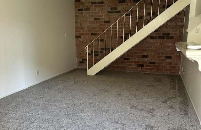 1908 El Paso Ave photos photos