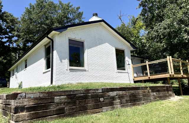 22733 Creekwood Drive Gallery 1