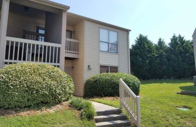 Beautiful 1 Bed 1 Bath Condo/Town Home For Rent In Carmel Village in Charlotte, NC - 11067 Running Ridge Road, Charlotte, NC 28226