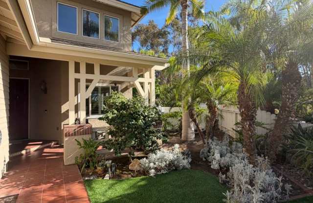 Beautiful 4 Bed 3 Bath 2818 Sq Foot Home on a Cul de Sac with HUGE Backyard Gallery 4