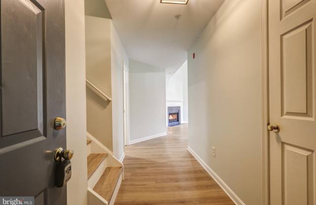 11816 ETON MANOR Drive unit: 304 Gallery 2