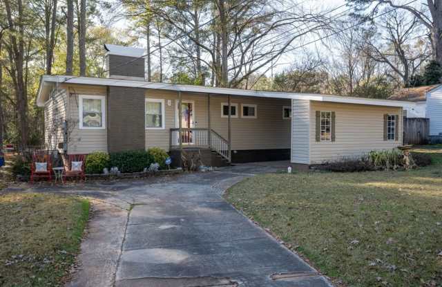 Charming 3BR/2Bath House in Birmingham w/Hot tub photos photos Charming 3BR/2Bath House in Birmingham w/Hot tub photos photos