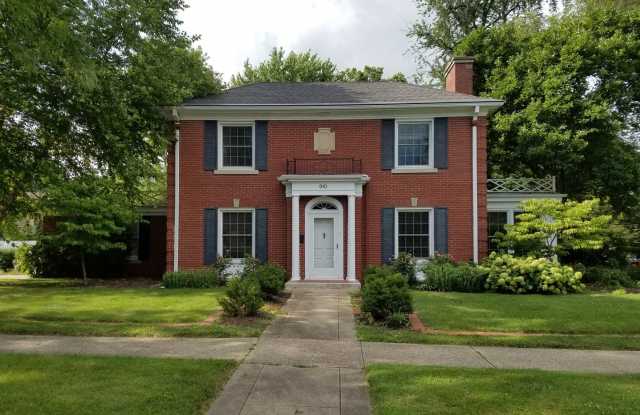 Charming Corner Lot Home Near U of I photos photos
