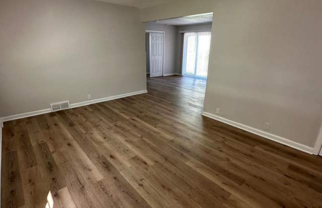 4 bedrooms 1 Full bathroom. The house is very spacious living room, dining room and full kitchen includes the appliances fridge and stove. The house is section 8 ready. If you have any questions or concern text/call Liza  at 816-622-8634. Gallery 3