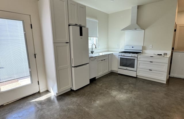 1510 W. Monroe - B photos photos