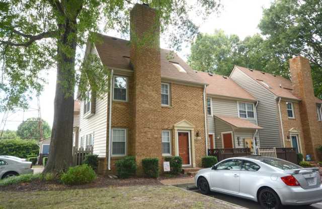 Beautiful 2-bedroom, 2 full-bath condo located just off Greenbrier Parkway! photos photos