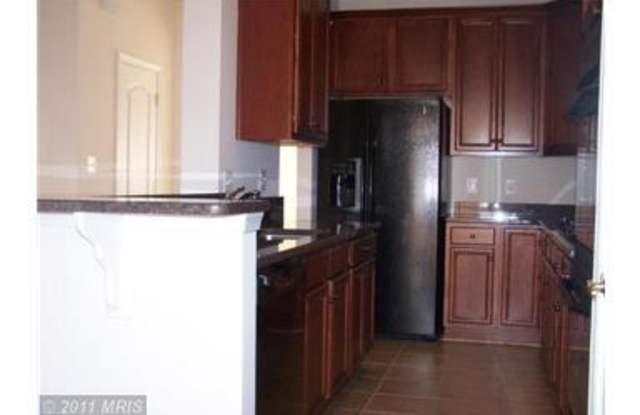 4 Bedroom Townhome & Garage - Ashburn Gallery 3
