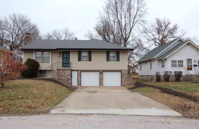 1006 Pinkston Avenue - 1006 Pinkston Street, Grandview, MO 64030