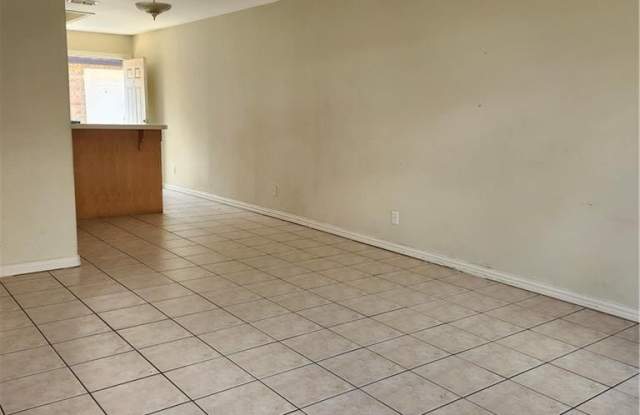1501 W Carmen Avenue Gallery 2