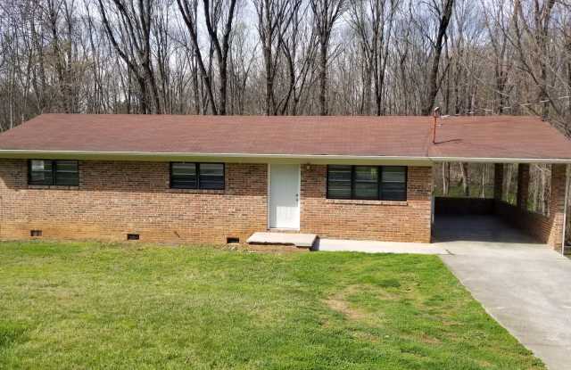 Recently Renovated, Clean with Fenced Yard Gallery 1