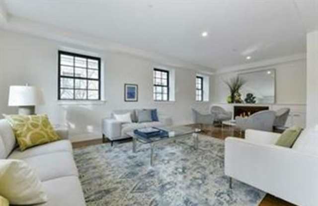 110 Arlington Street Gallery 4