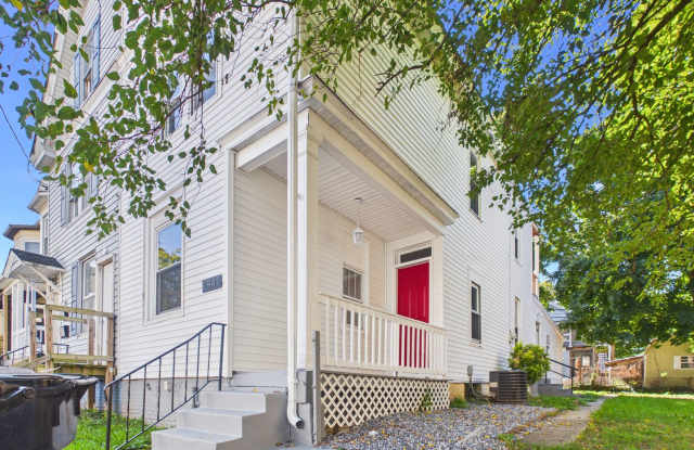 Spacious Single-Family Home on North St w Bonus 3rd Floor Room Gallery 1