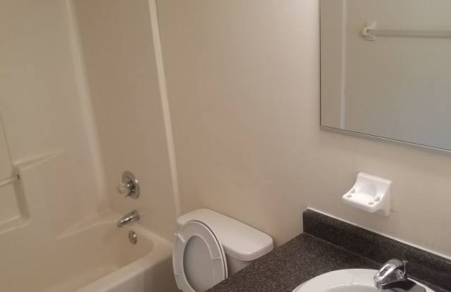 SPACIOUS 3-BEDROOM TOWNHOME — SECTION 8 ACCEPTED! Gallery 1