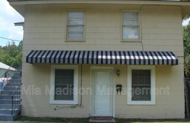 1526 E 37th St D - 1526 East 37th Street, Savannah, GA 31404