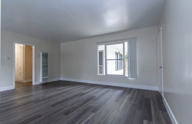 170 S. Chester Ave. Gallery 4