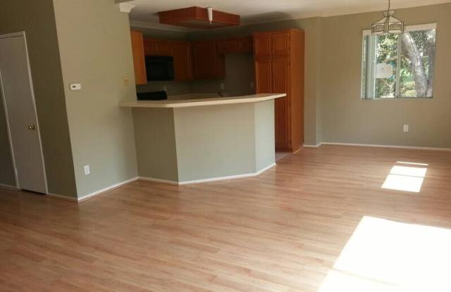 2572 Avenida Del Vis Gallery 1