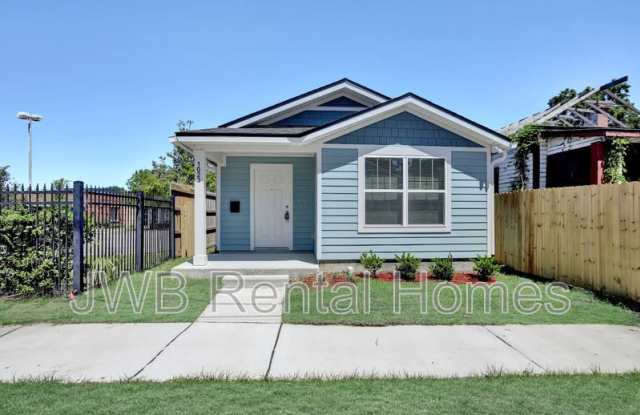 1023 Phelps St photos photos