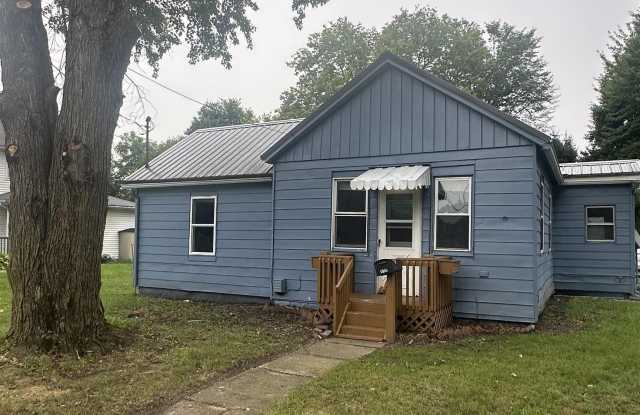 520 N Maple Gallery 1