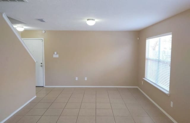 9015 Serena Ln Gallery 2