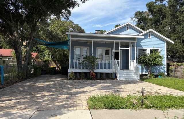 1577 7TH Street Gallery 1