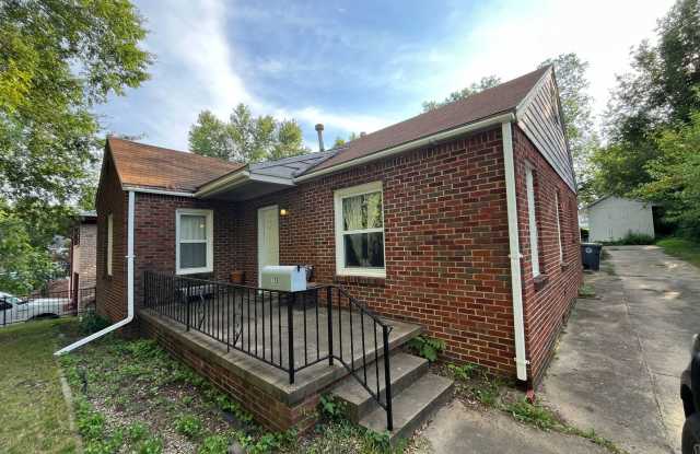 Spacious 3 Bed, 2 Bath Tulsa Home — 728 N Marion Ave photos photos