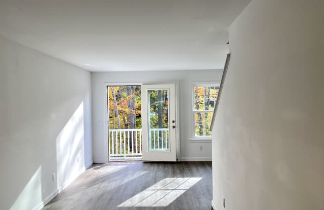 8 Village Wy Gallery 4