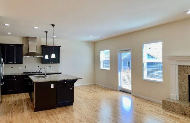 7739 NE 201st Pl Gallery 3
