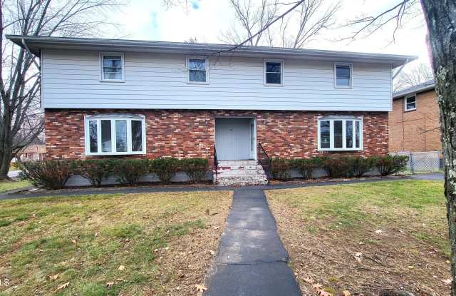 49 Delafield Drive - 49 Delafield Drive, Colonie, NY 12205