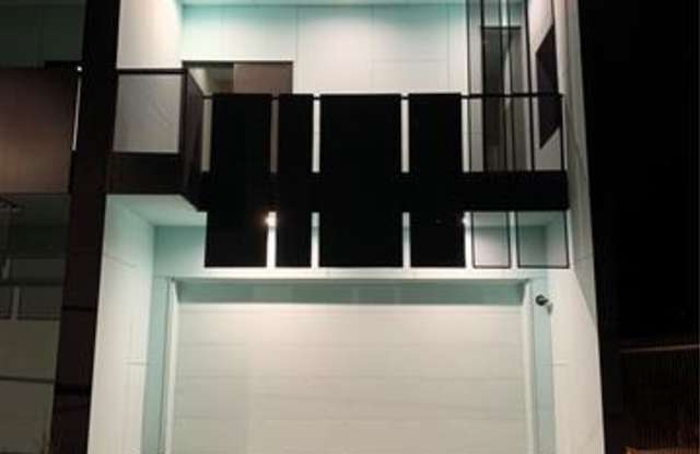 4812 Manett Street Gallery 2