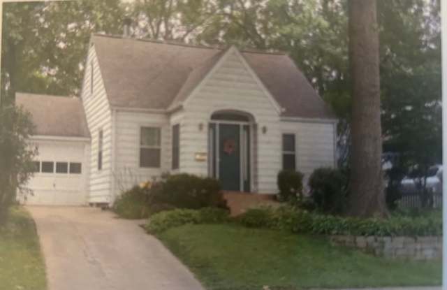 3 bedroom home in Iowa City's Northside Neighborhood photos photos