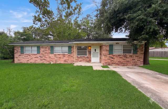 North Jax 3BR/1.5BA Home with garage, Central AC, and In-Unit Laundry Hookups! photos photos