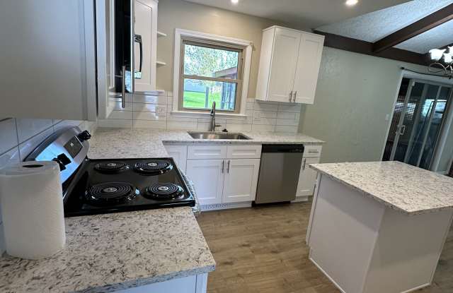 5931 E 75th St photos photos