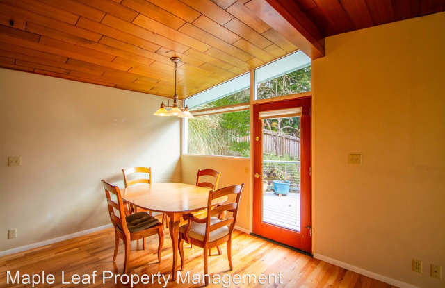 10606 Alton Pl NE Gallery 4