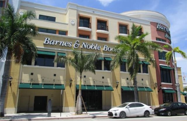 5727 Southwest 72nd Street - 5727 Sunset Dr, South Miami, FL 33143
