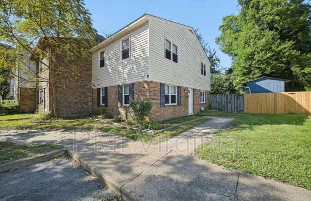 835 N Buckingham Ct Gallery 2