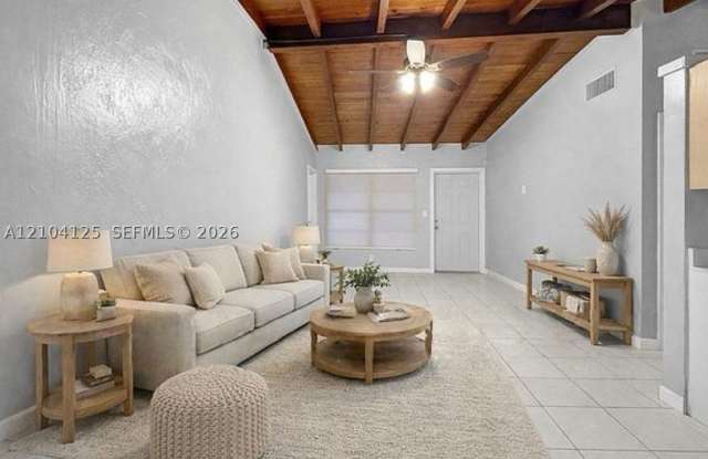 525 SW 22nd Ter Gallery 2