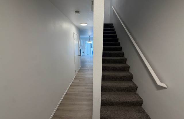Spacious 3BR/2BA in South Tacoma – 1,234 Sq ! Apply Today Gallery 3