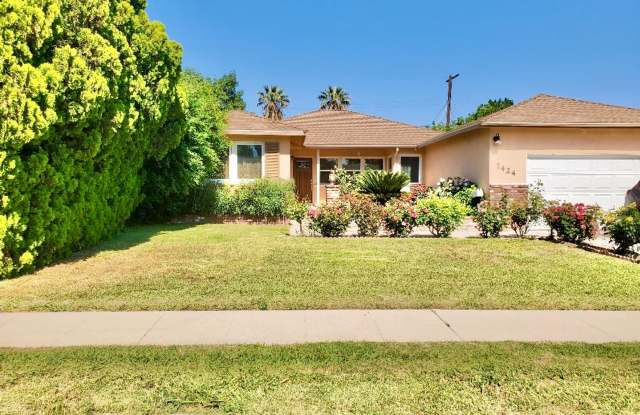 Beautiful 3-bedroom home in a quiet tree-lined street in Winnetka photos photos