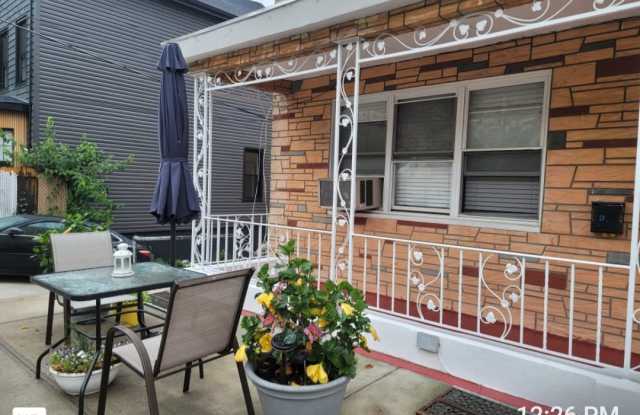 226 Sunnyside Avenue Gallery 2