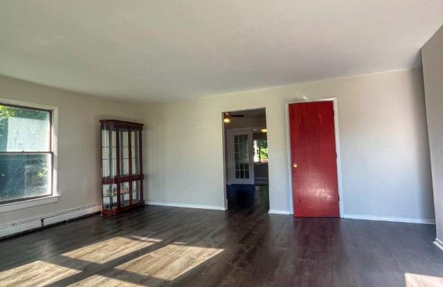 55 RUTGERS Avenue Gallery 3