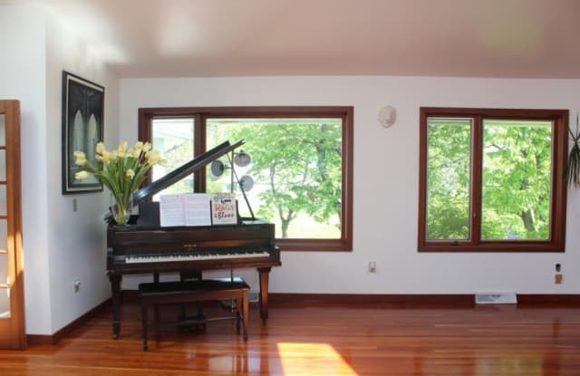 3 Brookside Road Gallery 4