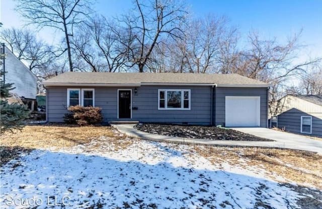 7524 Pawnee Street - 7524 Pawnee Street, Prairie Village, KS 66208